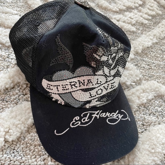 ❌❌SOLD❌❌ VTG Ed Hardy • y2k early 2000s bedazzled trucker snapback hat - Picture 2 of 7